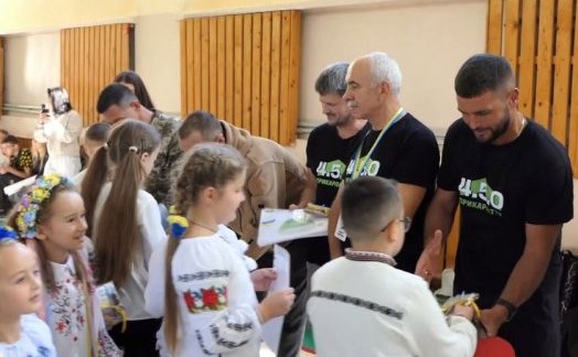 В Калуському ліцеї відбулося спільне тренування ветеранів та старшокласників з тенісу