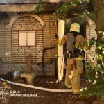 У Тисмениці загорілась допоміжна споруда