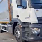 Громада Долинщини придбала сучасний сміттєвоз Mercedes-Benz