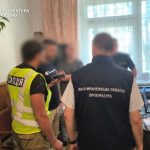 Затримали депутата Івано-Франківської міськради за отримання хабара у 60 тисяч гривень