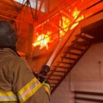 Атака дронів на Івано-Франківськ: загорілася нежитлова будівля