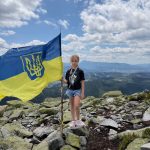 Дев’ятирічна дівчинка з Києва підкорила всі шість двотисячних вершин Карпат