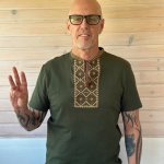 Американський кінорежисер залишив усе заради життя в українському провінційному місті Коломия