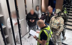 В Івано-Франківську затримали чоловіка за підозрою у шахрайстві на 54 млн грн