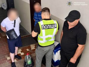 Тютюн, алкоголь і нелегальна зброя