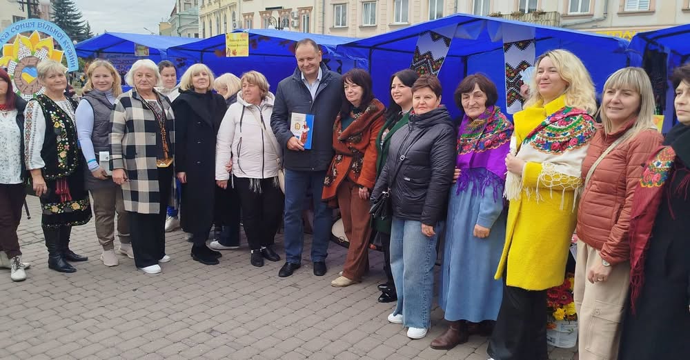 9 жовтня 2026 року в центрі Івано-Франківська поруч з Ратушею пройшов бібліотечний простір