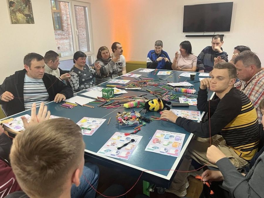 У Калуші молодь навчали справлятися зі стресом під час війни за допомогою сучасних психологічних методик