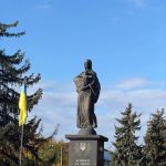 Монумент захисникам свободи України в Івано-Франківську встояв за кілька метрів від місця падіння Герані