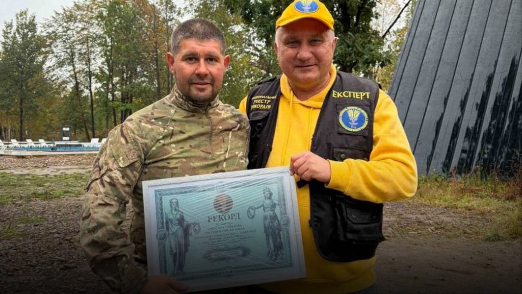 Ветеран із Прикарпаття створив рекордну гойдалку заввишки з п’ятиповерховий будинок