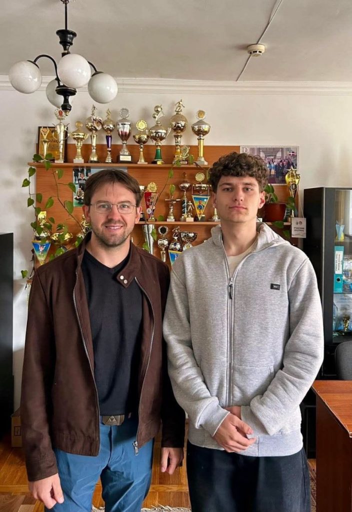Голова держави вручив стипендії молодому лижнику з Прикарпаття і його наставнику