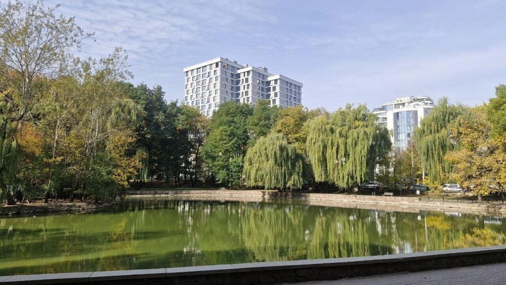 Сплеск пропозицій у Києві та нестача на Заході: як передчуття суворої зими змінило ринок оренди