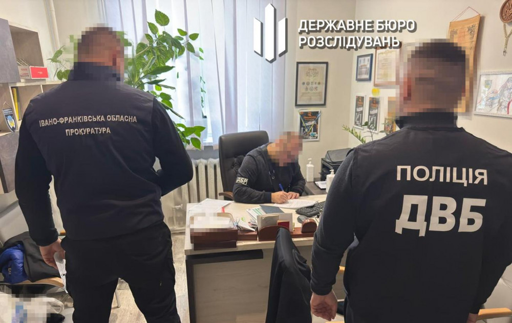 Колишній заступник поліції охорони Прикарпаття мобілізувався до ЗСУ щоб уникнути відповідальності але був затриманий
