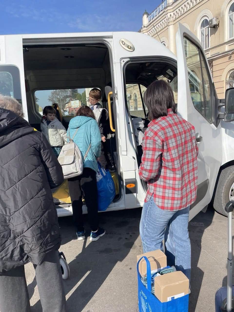 Допомога вимушеним переселенцям