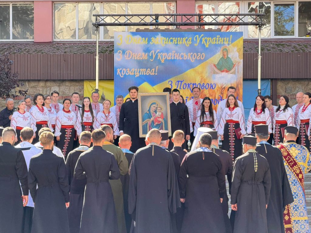 Сьогодні, 1 жовтня, на Вічевому майдані відслужили молитву до Пресвятої Богородиці