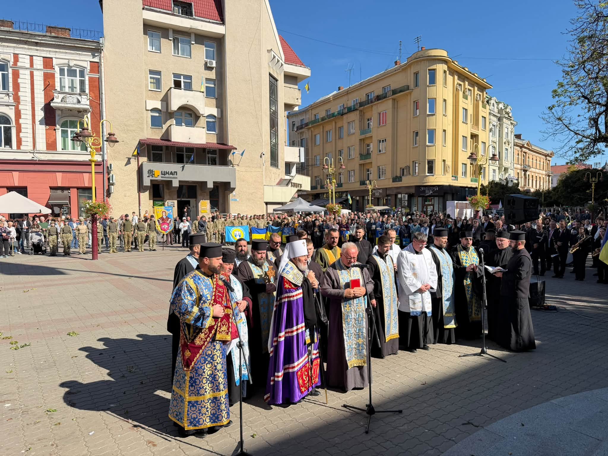 Молебень на Вічевому майдані