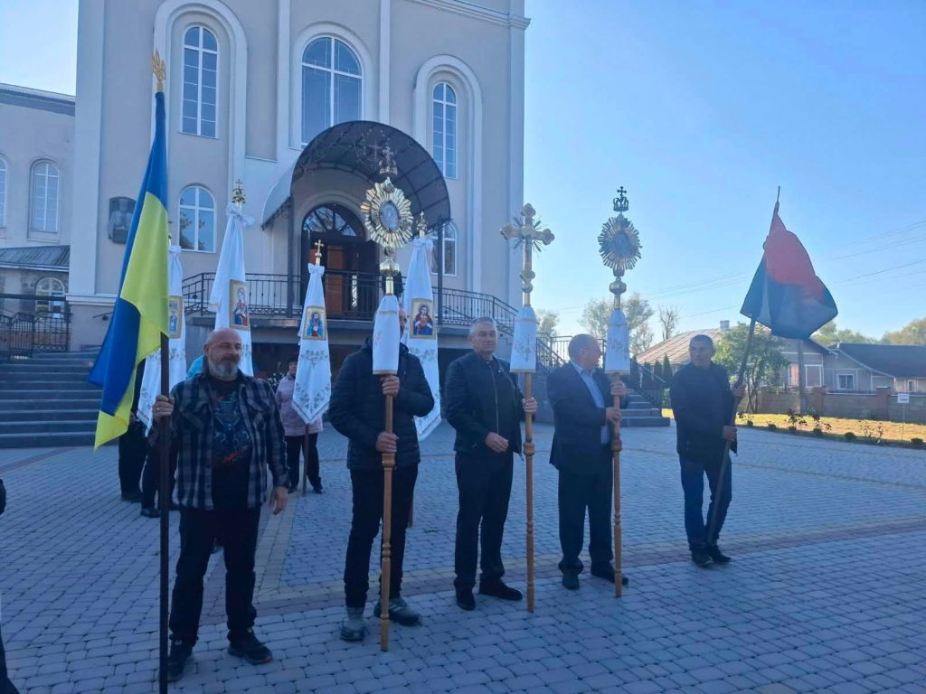 1 жовтня українці святкують одразу три свята. Перше з них – свято Покрови Пресвятої Богородиці