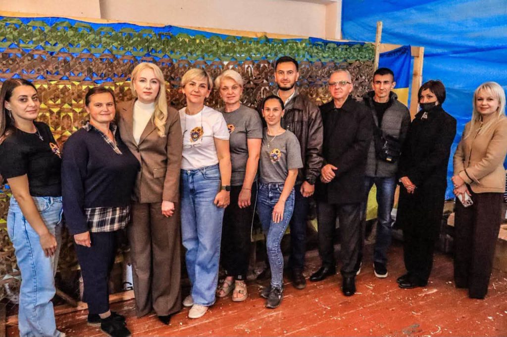 Люди з великою душею, які щодня невтомно допомагають українським захисникам