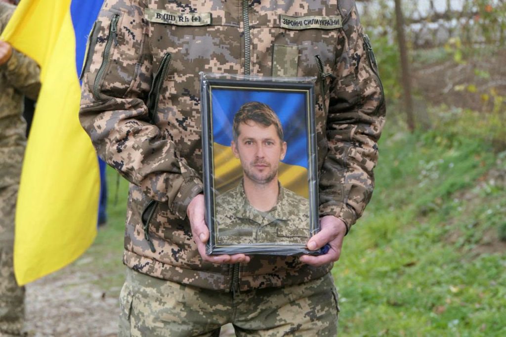 Калуська громада провела в останню путь покійного воїна Василя Урсуловича