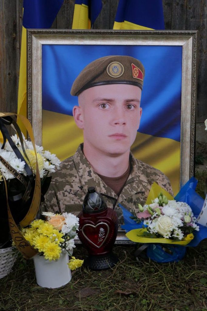 Калуська громада в жалобі проводжала в останню путь Героя Миколу Ковалевича