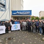 Моральна стійкість особистісні якості та колективна підтримка працівники поліції з Прикарпаття — учасники змагань з плавання