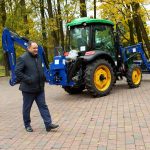 Франківськ отримав новий трактор для догляду за парками за підтримки ЄС
