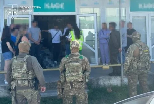 Бурштин приховували в старому кафе та перевозили до Туреччини: підсумки справи на Хмельниччині