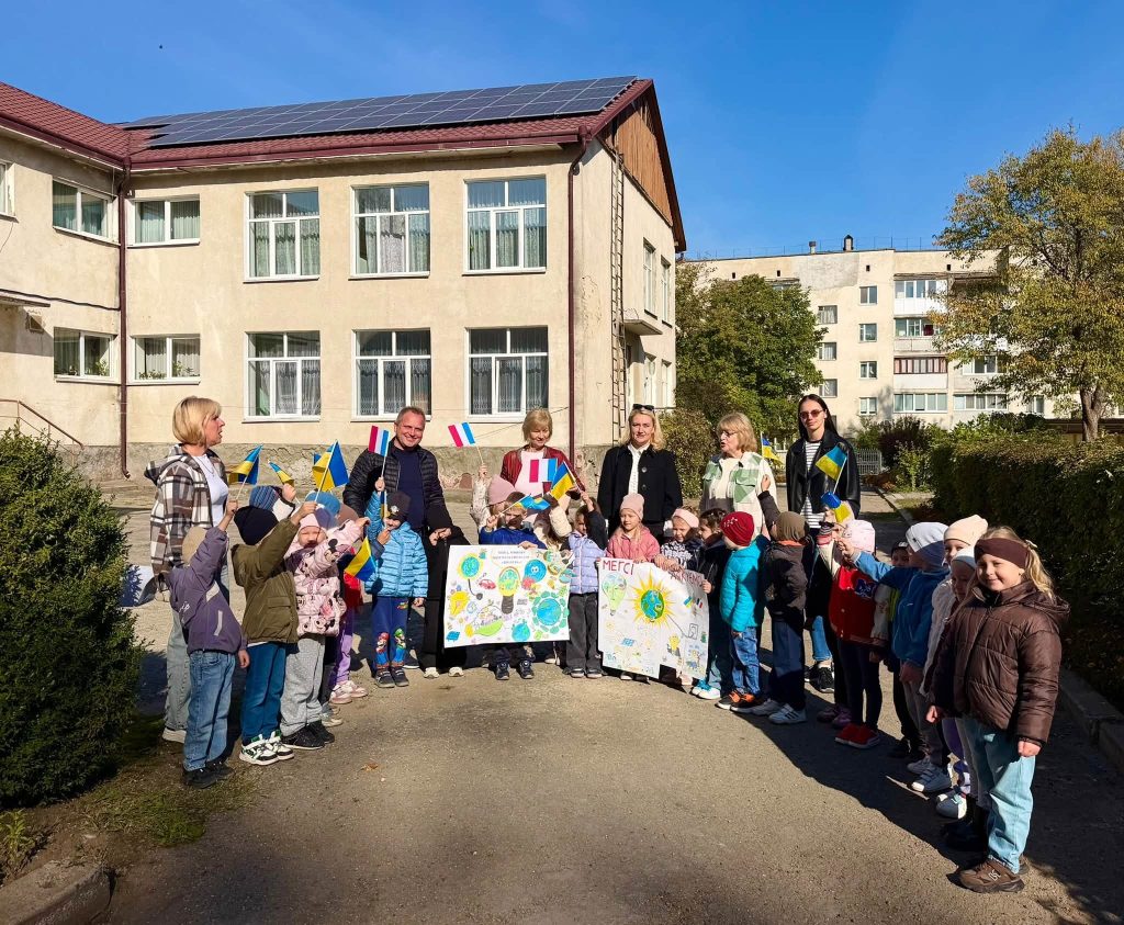 Енергетична незалежність освітніх установ Бурштина завдяки допомозі з Франції