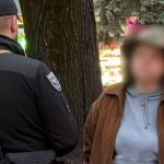 У центрі Івано-Франківська жінка підпалила прапор України, поліція відкрила кримінальну справу