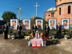 У Новиці провели освячення пам’ятних банерів на честь п’яти загиблих Героїв