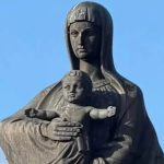 Залишки російського безпілотника пошкодили пам’ятник захисникам свободи в Івано-Франківську