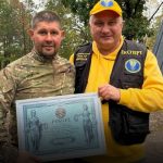 Ветеран із Прикарпаття створив рекордну гойдалку заввишки з п’ятиповерховий будинок