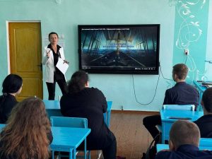 На Прикарпатті винесли вирок директорці школи з окупованого Херсонського регіону – 12 років ув’язнення заочно
