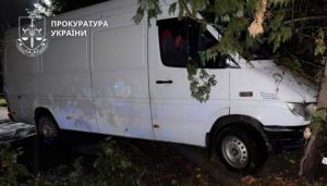 У Франківську повідомили про підозру жінці у викраденні мікроавтобуса та спричиненні ДТП