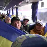 «Ви повернулися додому». Жителі Олешків покинули окупацію та прибули на територію, підконтрольну Україні