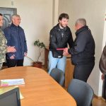 Володимир Бабанін нагородив Захисника Давида Олексина державною відзнакою