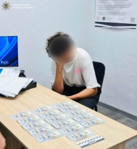 На Коломийщині літні подружжя втратили $12 тисяч шахраям через фейкову ДТП сина, серед злочинців – 16-річний буковинець