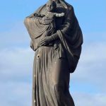 У місті триває ліквідація наслідків ворожого обстрілу та допомога постраждалим