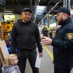 У торгових центрах Прикарпаття рятувальники нагадали про те, як діяти під час повітряної тривоги