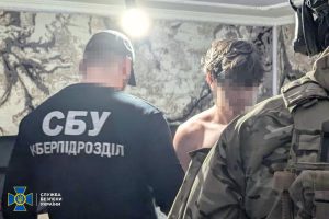 СБУ та поліція затримали кіберзлочинців на суму понад 600 тисяч гривень
