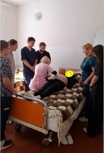 Практичне навчання акушерству для студентів медичного факультету
