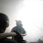 У Луцьку внаслідок російського обстрілу згорів магазин – шість загиблих і понад десять поранених