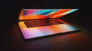 Apple випустила MacBook Pro з OLED-екраном і функцією Dynamic Island